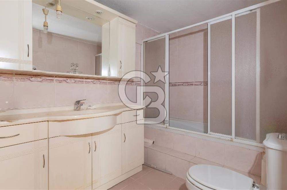 KARŞIYAKA'DA TERASLI DUBLEKS 5+1 KİRALIK DAİRE