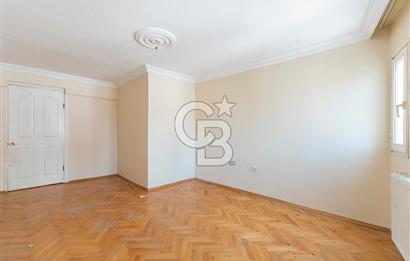 KARŞIYAKA'DA TERASLI DUBLEKS 5+1 KİRALIK DAİRE