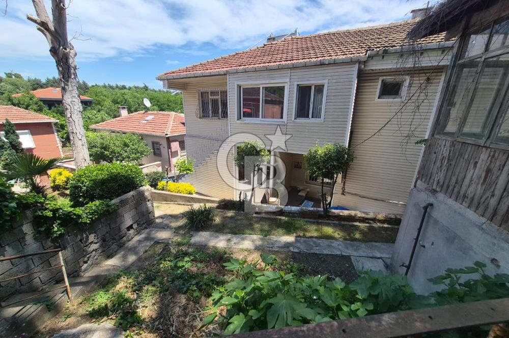 Rumeli Hisarında 2065 m2 Arsa İçinde Satılık 2 Katlı Müstakil Ev