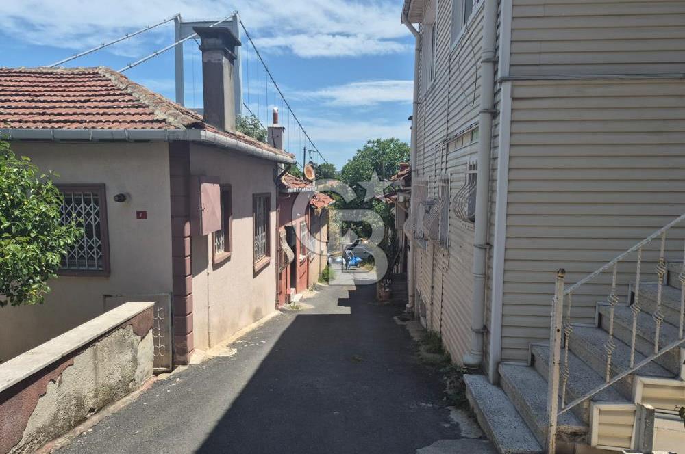 Rumeli Hisarında 2065 m2 Arsa İçinde Satılık 2 Katlı Müstakil Ev