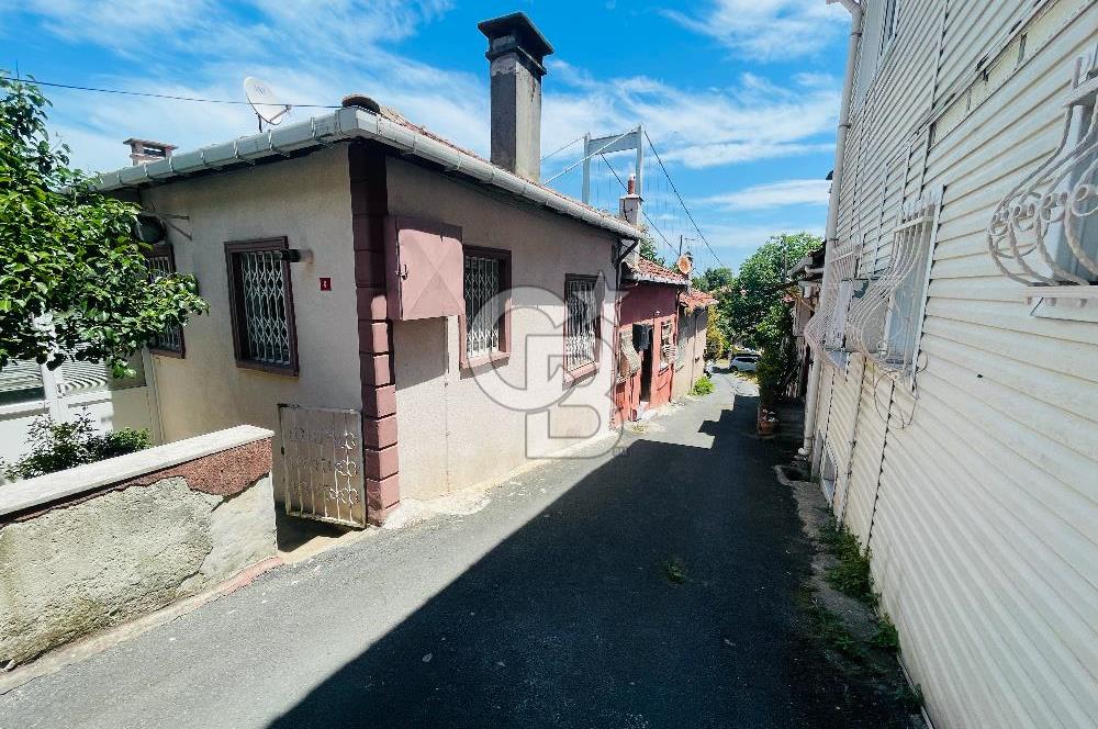 Rumeli Hisarında 2065 m2 Arsa İçinde Satılık 2 Katlı Müstakil Ev