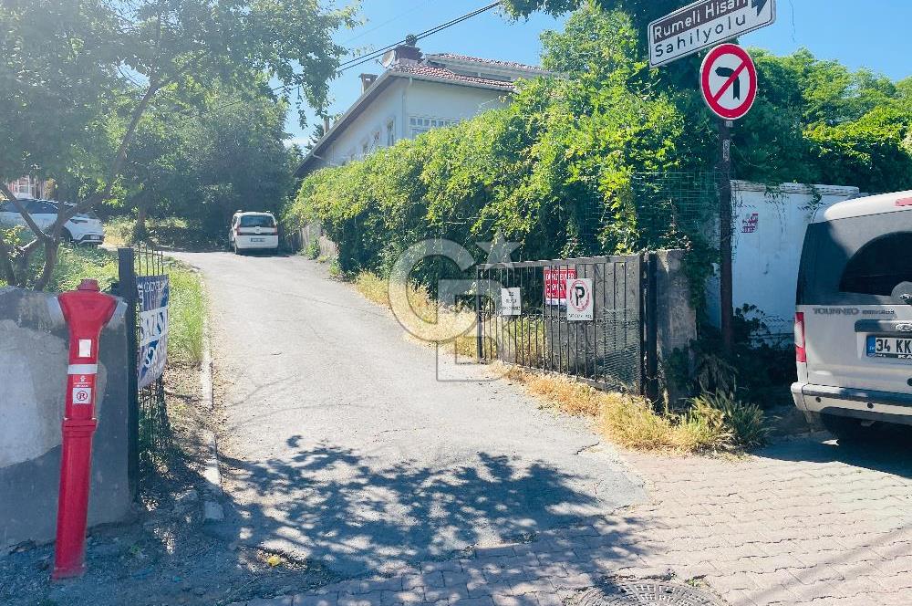 Rumeli Hisarında 2065 m2 Arsa İçinde Satılık 2 Katlı Müstakil Ev