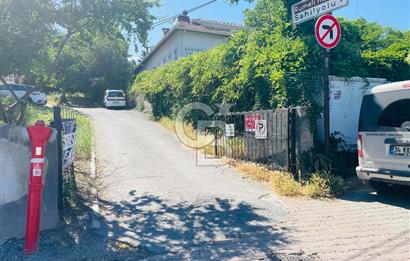Rumeli Hisarında 2065 m2 Arsa İçinde Satılık 2 Katlı Müstakil Ev