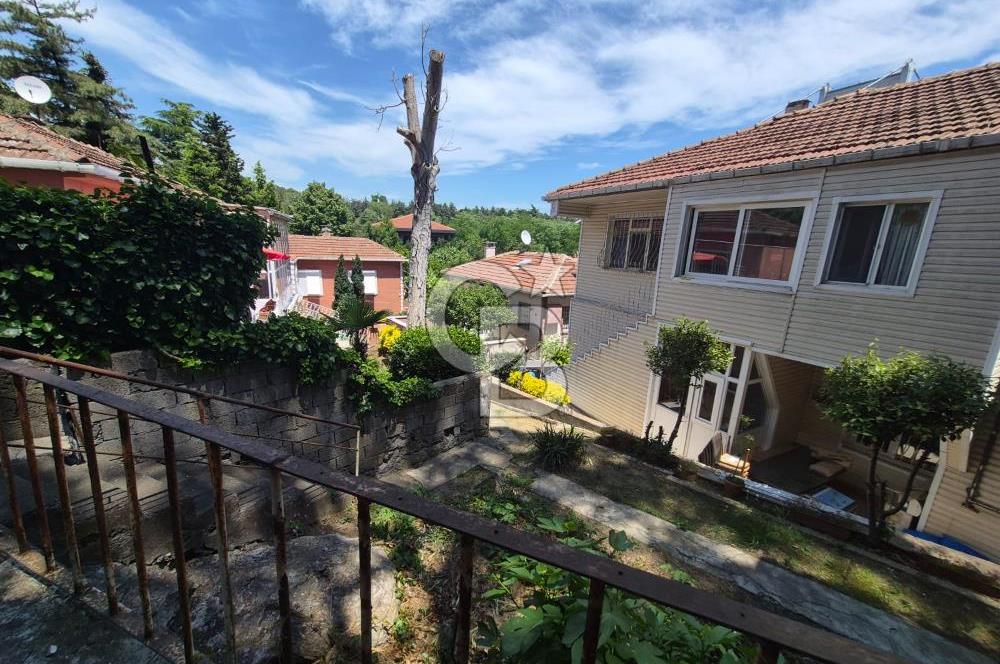 Rumeli Hisarında 2065 m2 Arsa İçinde Satılık 2 Katlı Müstakil Ev