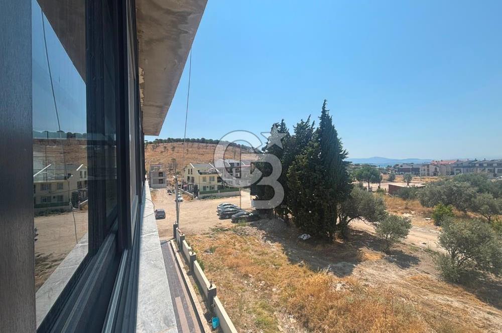 DİKİLİ ÇANDARLI’da KAPALI CAM TERASLI SATILIK  