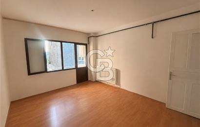 Turan Bayraklı Geniş, Ferah, Manzaralı 3+1 Kiralık Daire