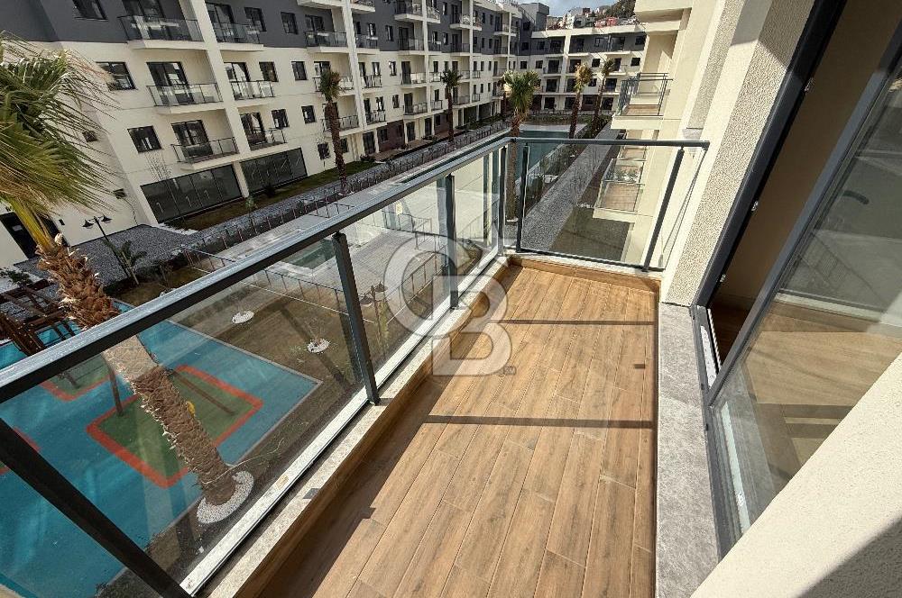 İZKA PARK YAŞAM ATLANTİS SİTESİNDE SATILIK HAVUZ CEPHE 1+1 DAİRE