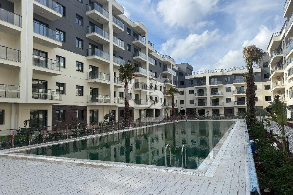 İZKA PARK YAŞAM ATLANTİS SİTESİNDE SATILIK HAVUZ CEPHE 1+1 DAİRE
