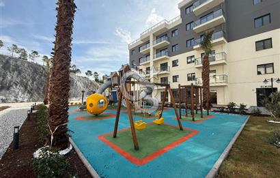 İZKA PARK YAŞAM ATLANTİS SİTESİNDE SATILIK HAVUZ CEPHE 1+1 DAİRE