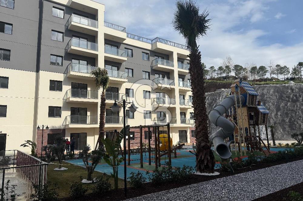 İZKA PARK YAŞAM ATLANTİS SİTESİNDE SATILIK HAVUZ CEPHE 1+1 DAİRE