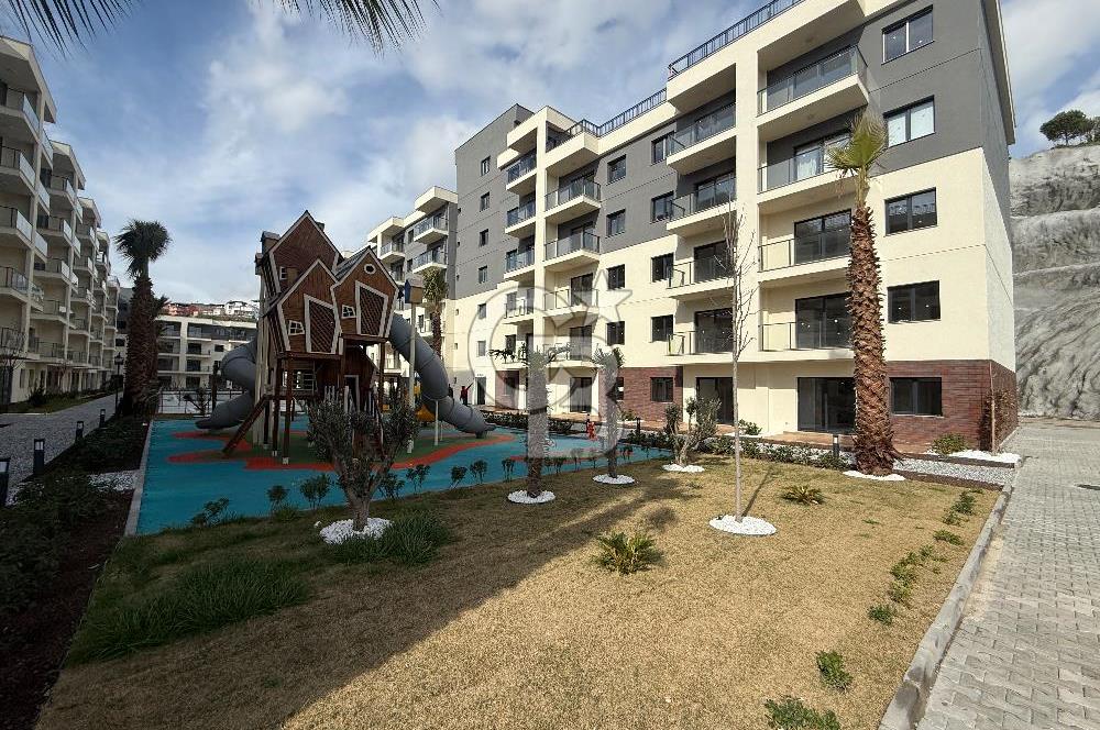İZKA PARK YAŞAM ATLANTİS SİTESİNDE SATILIK HAVUZ CEPHE 1+1 DAİRE