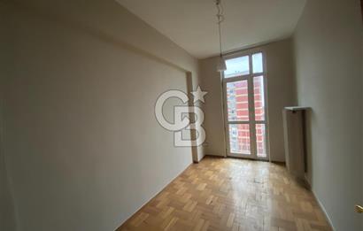 Etiler Akmerkez Karşısı Petrol Sitesi'nde Kiralık Daire 2+1