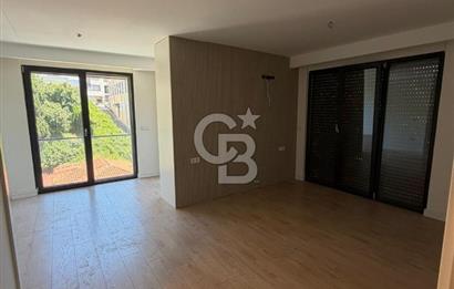 Salacak'ta Eşsiz Boğaz Manzaralı Prestijli 2+1 Daire