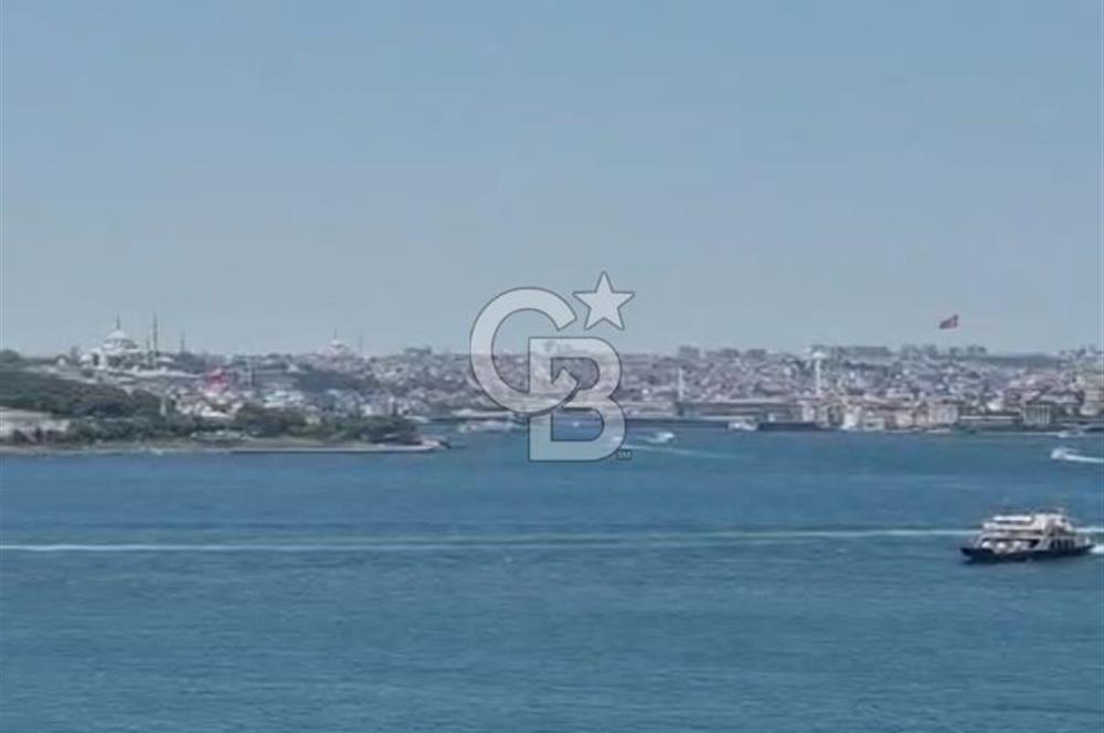 Salacak'ta Eşsiz Boğaz Manzaralı Prestijli 2+1 Daire