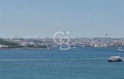 Salacak'ta Eşsiz Boğaz Manzaralı Prestijli 2+1 Daire