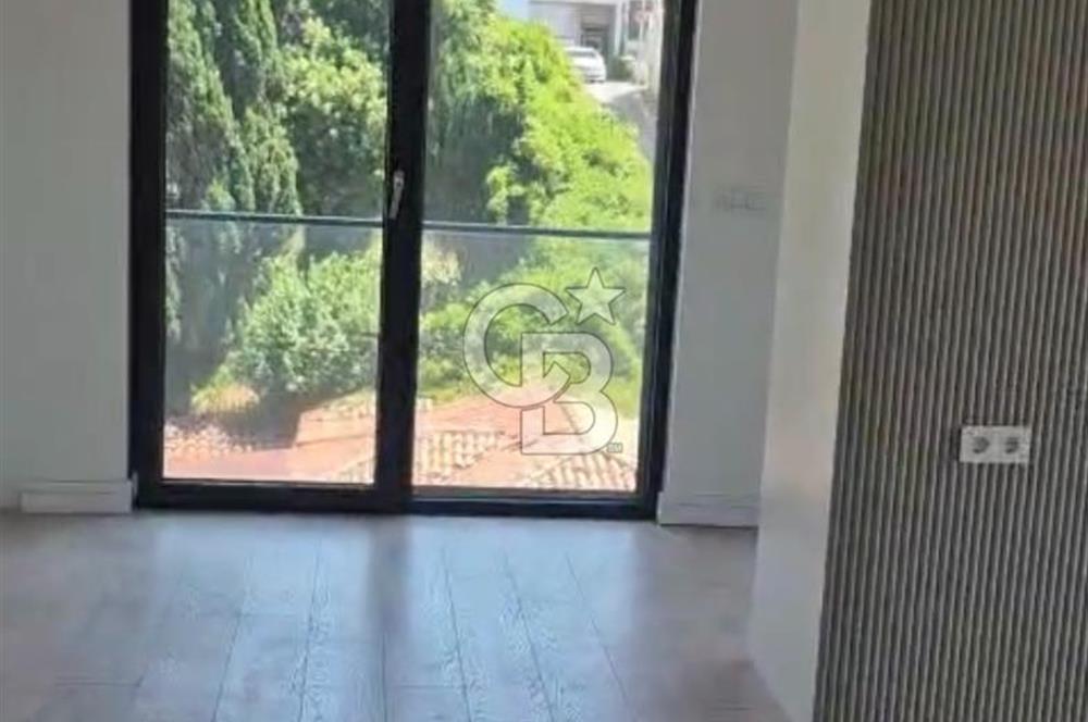 Salacak'ta Eşsiz Boğaz Manzaralı Prestijli 2+1 Daire