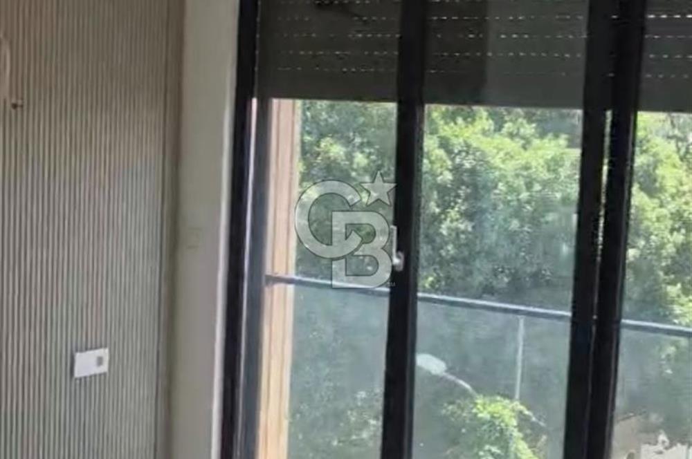 Salacak'ta Eşsiz Boğaz Manzaralı Prestijli 2+1 Daire