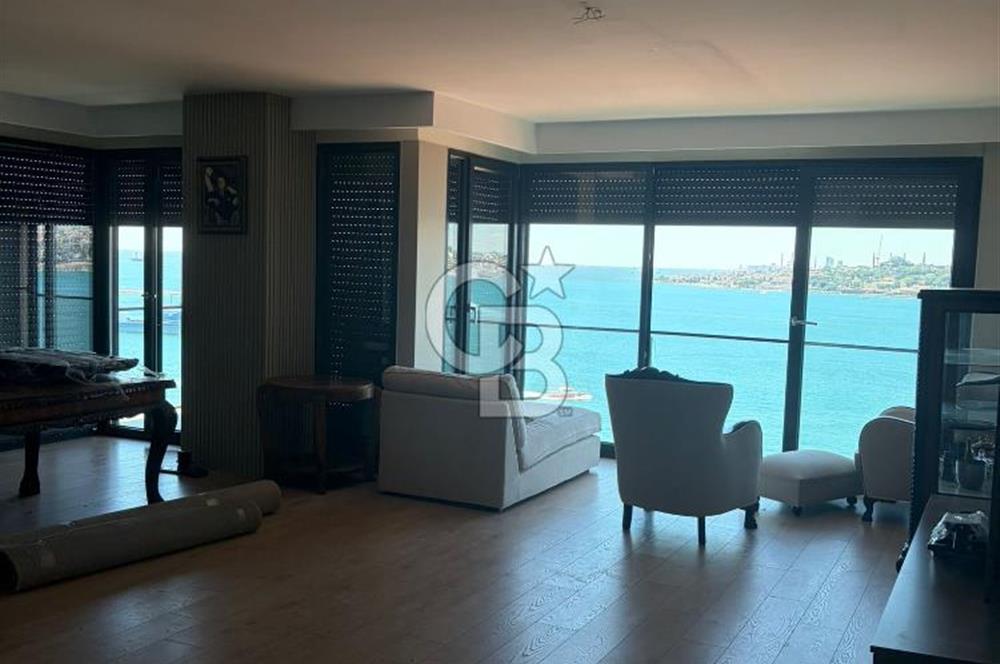 Salacak'ta Eşsiz Boğaz Manzaralı Prestijli 2+1 Daire