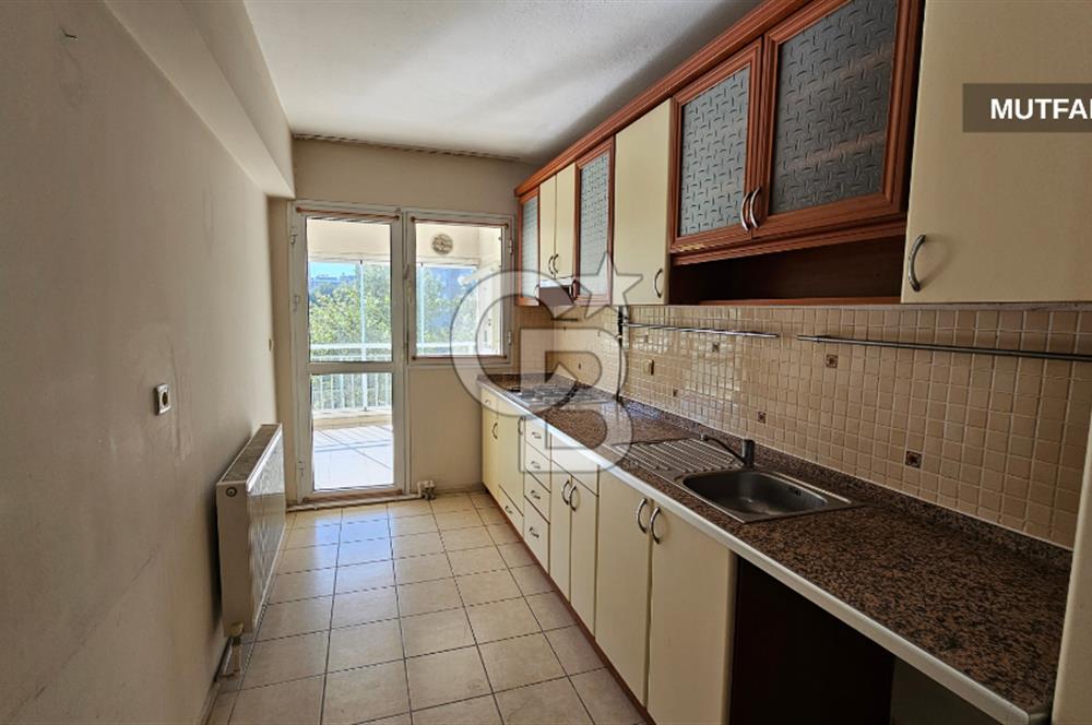 Bayraklı Soğukkuyu'da 3+1 Kiralık Daire Arakat Asansör Otopark