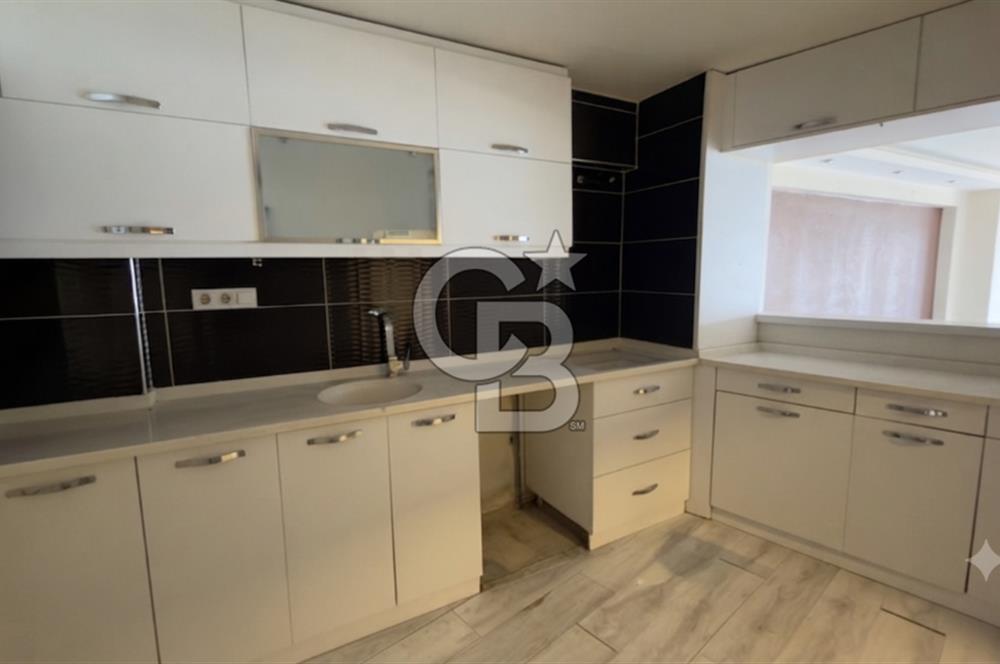 Mithatpaşa Caddesi Üzerinde Kiralık Deniz Manzaralı 4+1 Daire