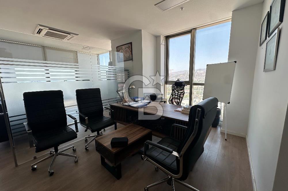 Ventus Tower Bayraklı'da Deniz Manzaralı Satılık Prestijli Ofis