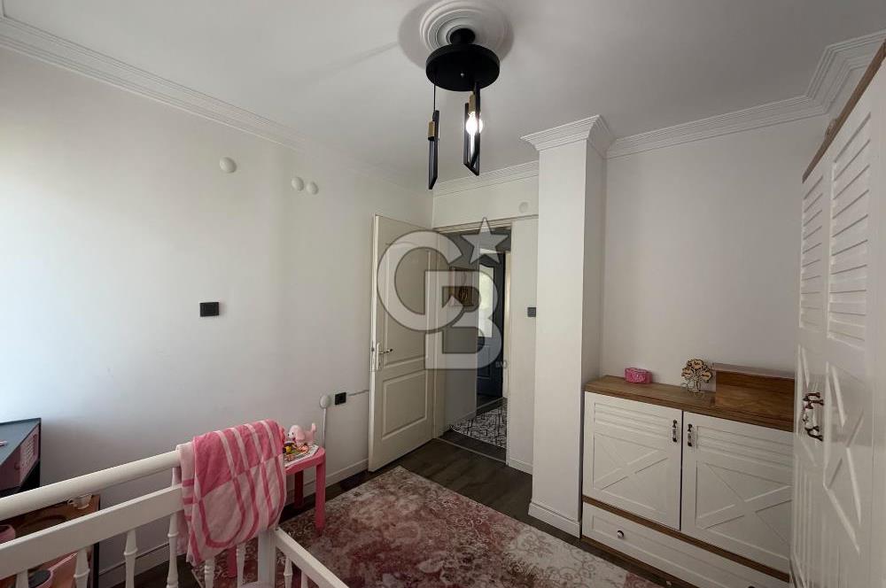 BAYRAKLI'DA SAHİLE VE İZBANA YÜRÜME MESAFELİ SATILIK 2+1 DAİRE