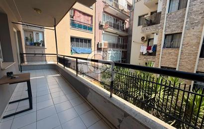 BAYRAKLI'DA SAHİLE VE İZBANA YÜRÜME MESAFELİ SATILIK 2+1 DAİRE