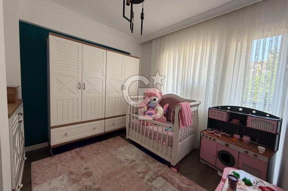 BAYRAKLI'DA SAHİLE VE İZBANA YÜRÜME MESAFELİ SATILIK 2+1 DAİRE