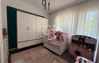 BAYRAKLI'DA SAHİLE VE İZBANA YÜRÜME MESAFELİ SATILIK 2+1 DAİRE