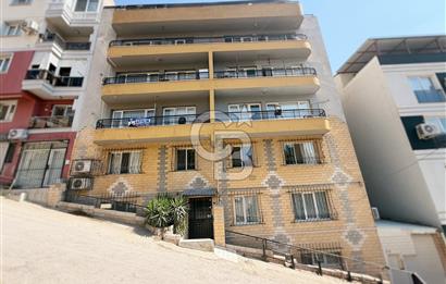 BAYRAKLI'DA SAHİLE VE İZBANA YÜRÜME MESAFELİ SATILIK 2+1 DAİRE