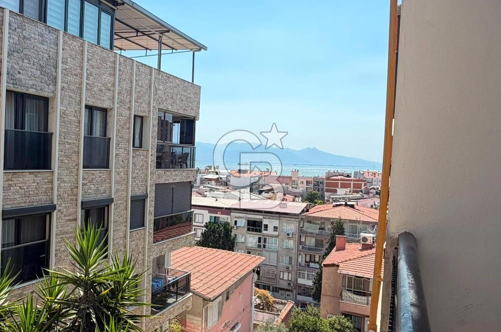 BAYRAKLI'DA SAHİLE VE İZBANA YÜRÜME MESAFELİ SATILIK 2+1 DAİRE