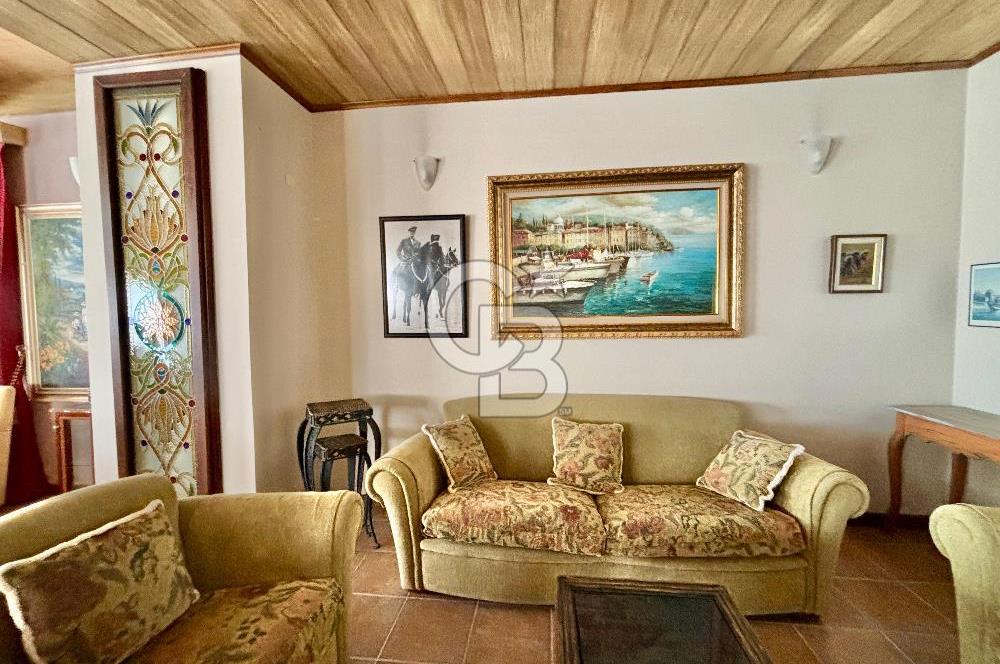BALIKESİR BOĞAZKÖY'DE 2.177m²ARSA İÇİNDE SATILIK MÜSTAKİL VİLLA