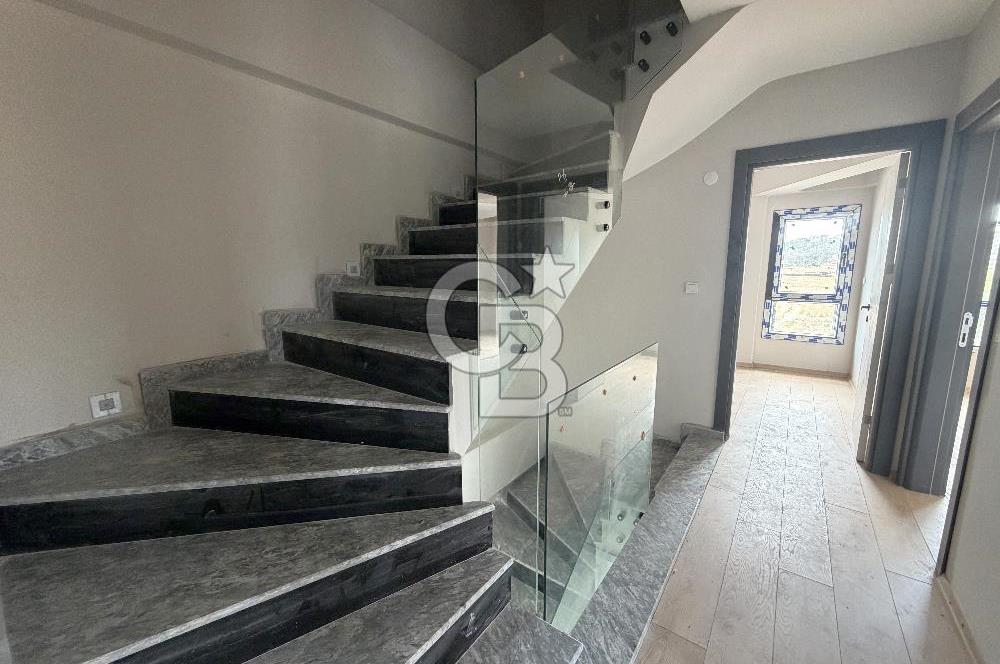 ŞAKRAN’DA DENİZE VE ANAYOLA YAKIN SATILIK 4+1 TRİPLEKS VİLLA