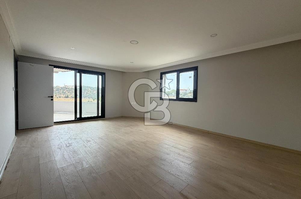 ŞAKRAN’DA DENİZE VE ANAYOLA YAKIN SATILIK 4+1 TRİPLEKS VİLLA