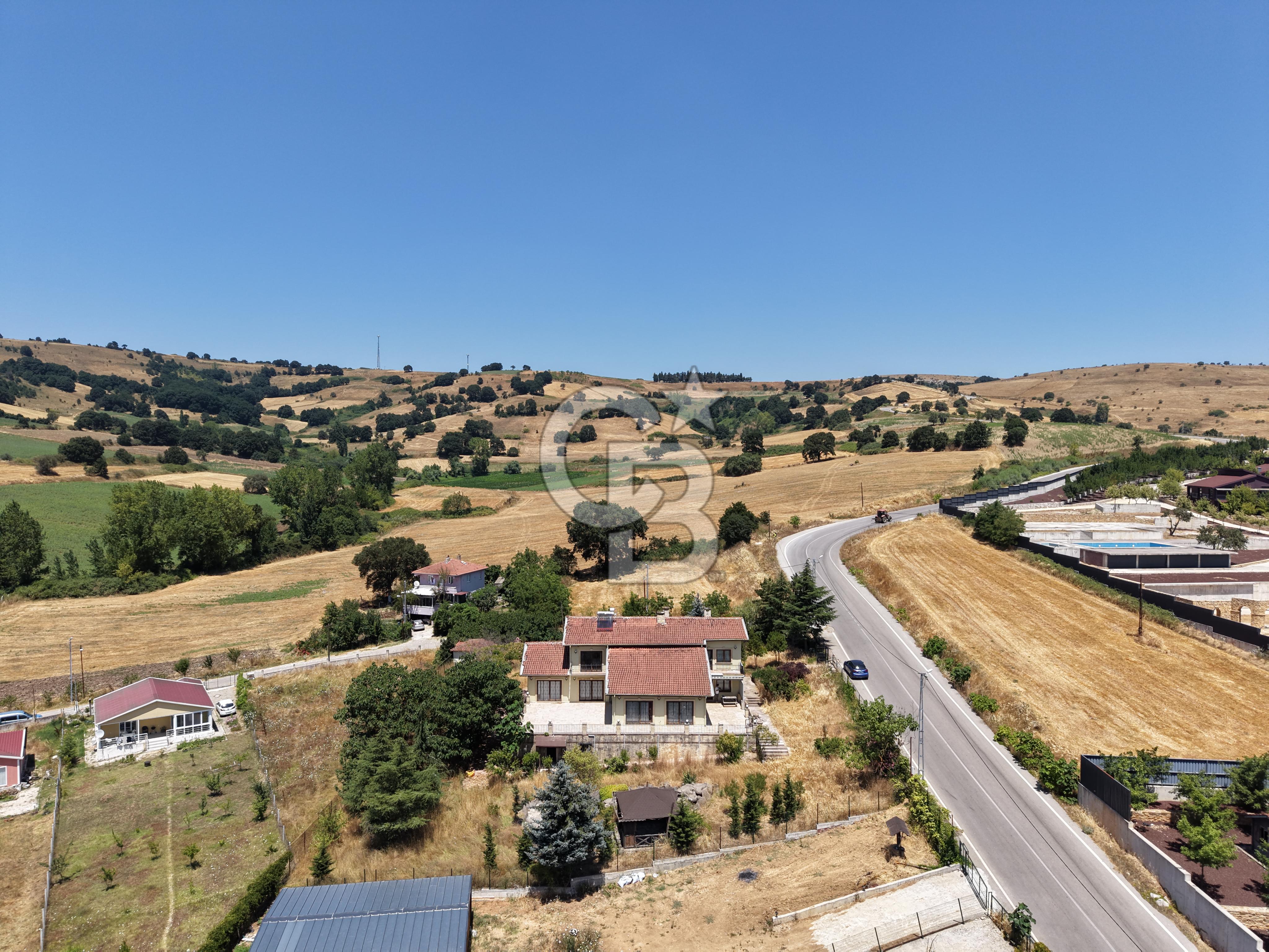 BALIKESİR BOĞAZKÖY'DE 2.177m²ARSA İÇİNDE SATILIK MÜSTAKİL VİLLA