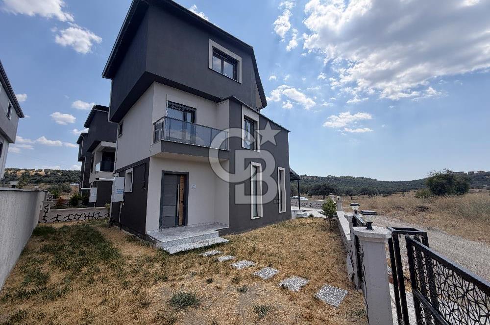 ŞAKRAN’DA DENİZE VE ANAYOLA YAKIN SATILIK 4+1 TRİPLEKS VİLLA