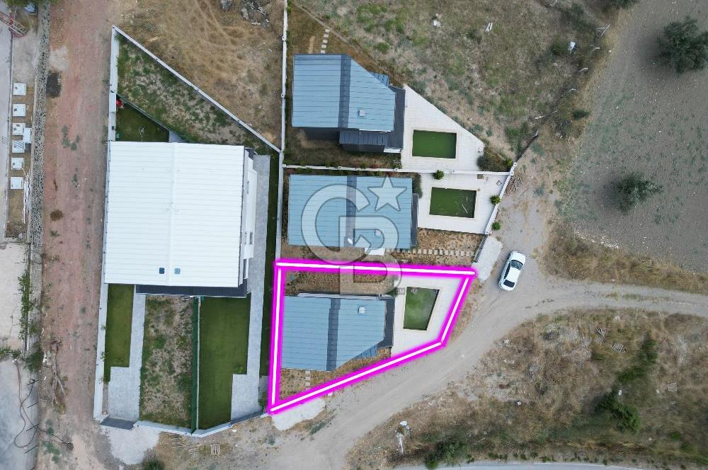 ŞAKRAN’DA DENİZE VE ANAYOLA YAKIN SATILIK 4+1 TRİPLEKS VİLLA