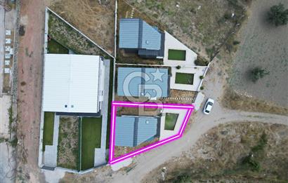 ŞAKRAN’DA DENİZE VE ANAYOLA YAKIN SATILIK 4+1 TRİPLEKS VİLLA