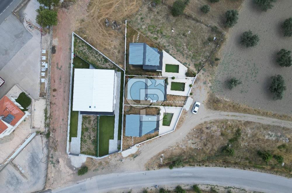 ŞAKRAN’DA DENİZE VE ANAYOLA YAKIN SATILIK 4+1 TRİPLEKS VİLLA