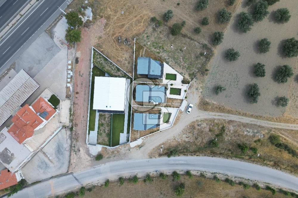 ŞAKRAN’DA DENİZE VE ANAYOLA YAKIN SATILIK 4+1 TRİPLEKS VİLLA