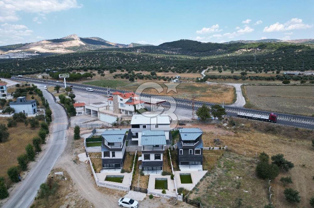ŞAKRAN’DA DENİZE VE ANAYOLA YAKIN SATILIK 4+1 TRİPLEKS VİLLA