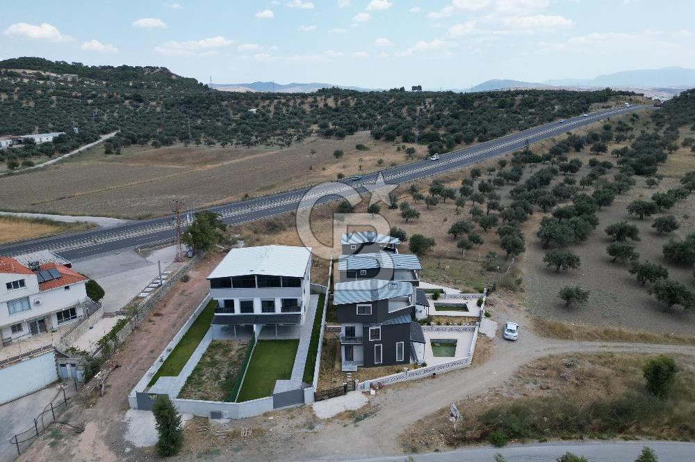 ŞAKRAN’DA DENİZE VE ANAYOLA YAKIN SATILIK 4+1 TRİPLEKS VİLLA