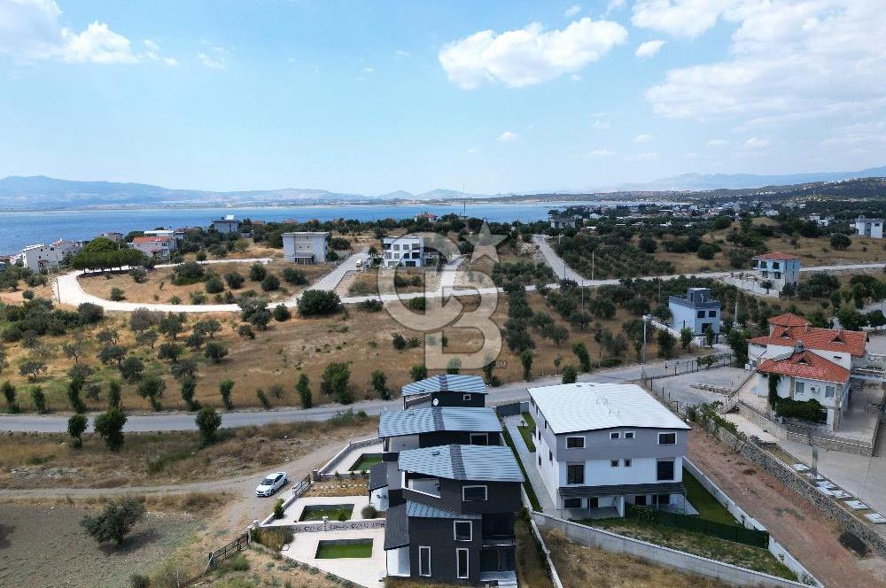 ŞAKRAN’DA DENİZE VE ANAYOLA YAKIN SATILIK 4+1 TRİPLEKS VİLLA