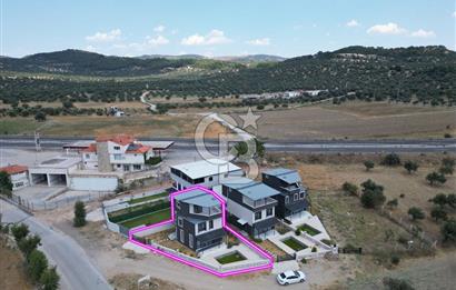 ŞAKRAN’DA DENİZE VE ANAYOLA YAKIN SATILIK 4+1 TRİPLEKS VİLLA