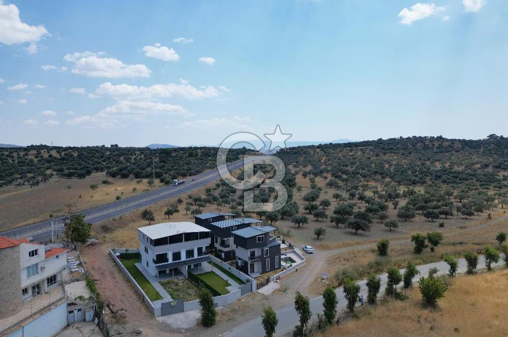 ŞAKRAN’DA DENİZE VE ANAYOLA YAKIN SATILIK 4+1 TRİPLEKS VİLLA