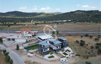 ŞAKRAN’DA DENİZE VE ANAYOLA YAKIN SATILIK 4+1 TRİPLEKS VİLLA