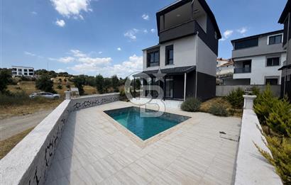 ŞAKRAN’DA DENİZE VE ANAYOLA YAKIN SATILIK 4+1 TRİPLEKS VİLLA