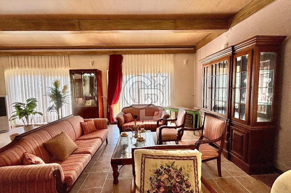 BALIKESİR BOĞAZKÖY'DE 2.177m²ARSA İÇİNDE SATILIK MÜSTAKİL VİLLA