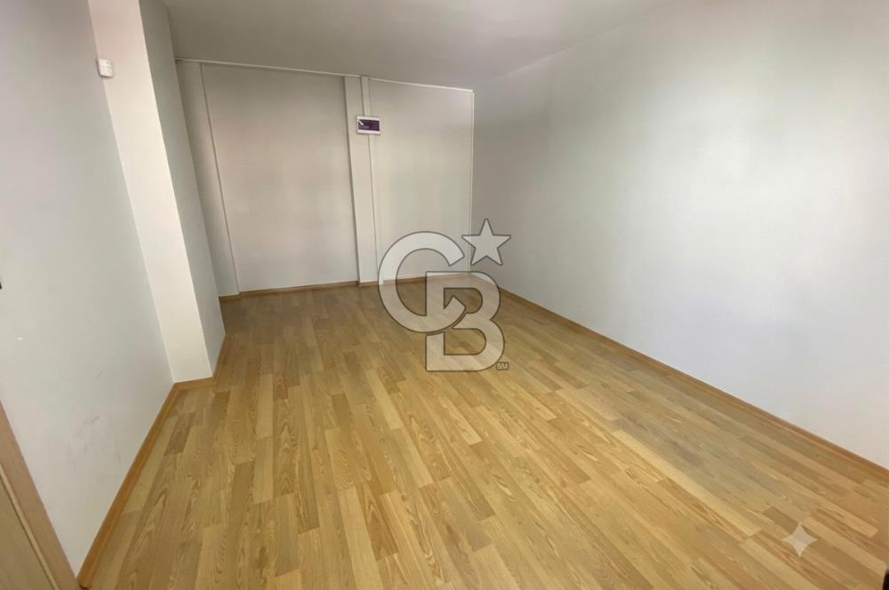 SANCAKTEPE MECLİSTE SATILIK 600 m² TİCARİ MAĞAZA / ÜRETİM TESİSİ