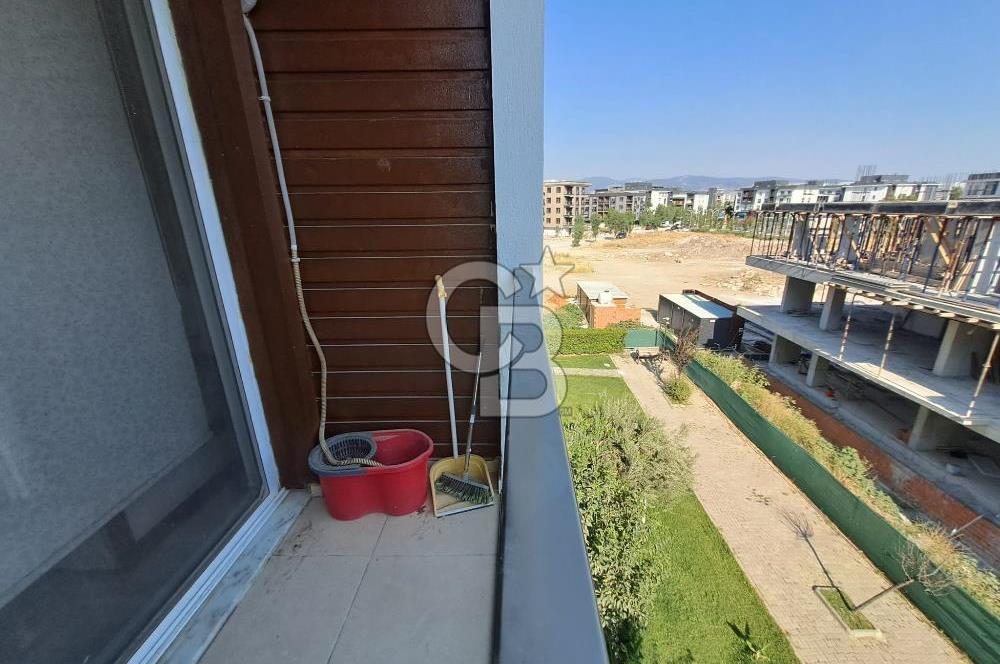 Seyrek'te Havuzlu ve Yeşillikli Site Eşyalı Kiralık 1+1